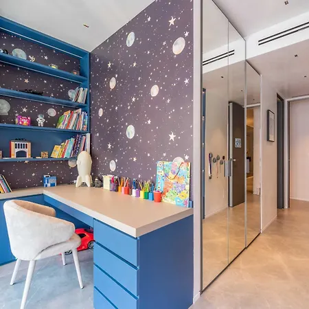 Luxurious 5br 10p With Terrace *