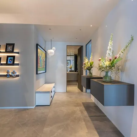 Luxurious 5br 10p With Terrace *