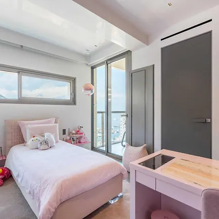 Luxurious 5br 10p With Terrace