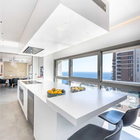 Luxurious 5br 10p With Terrace Apartament *