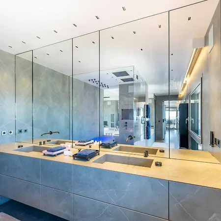 Luxurious 5br 10p With Terrace Apartament *