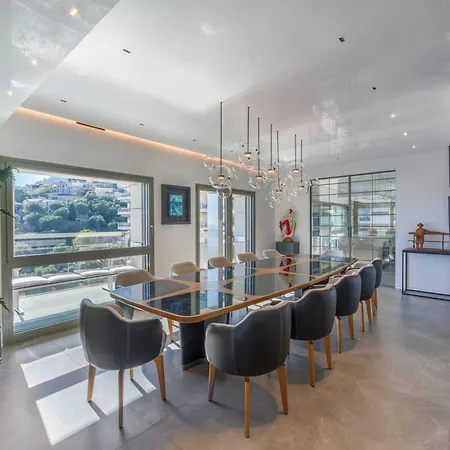 Luxurious 5br 10p With Terrace Apartament
